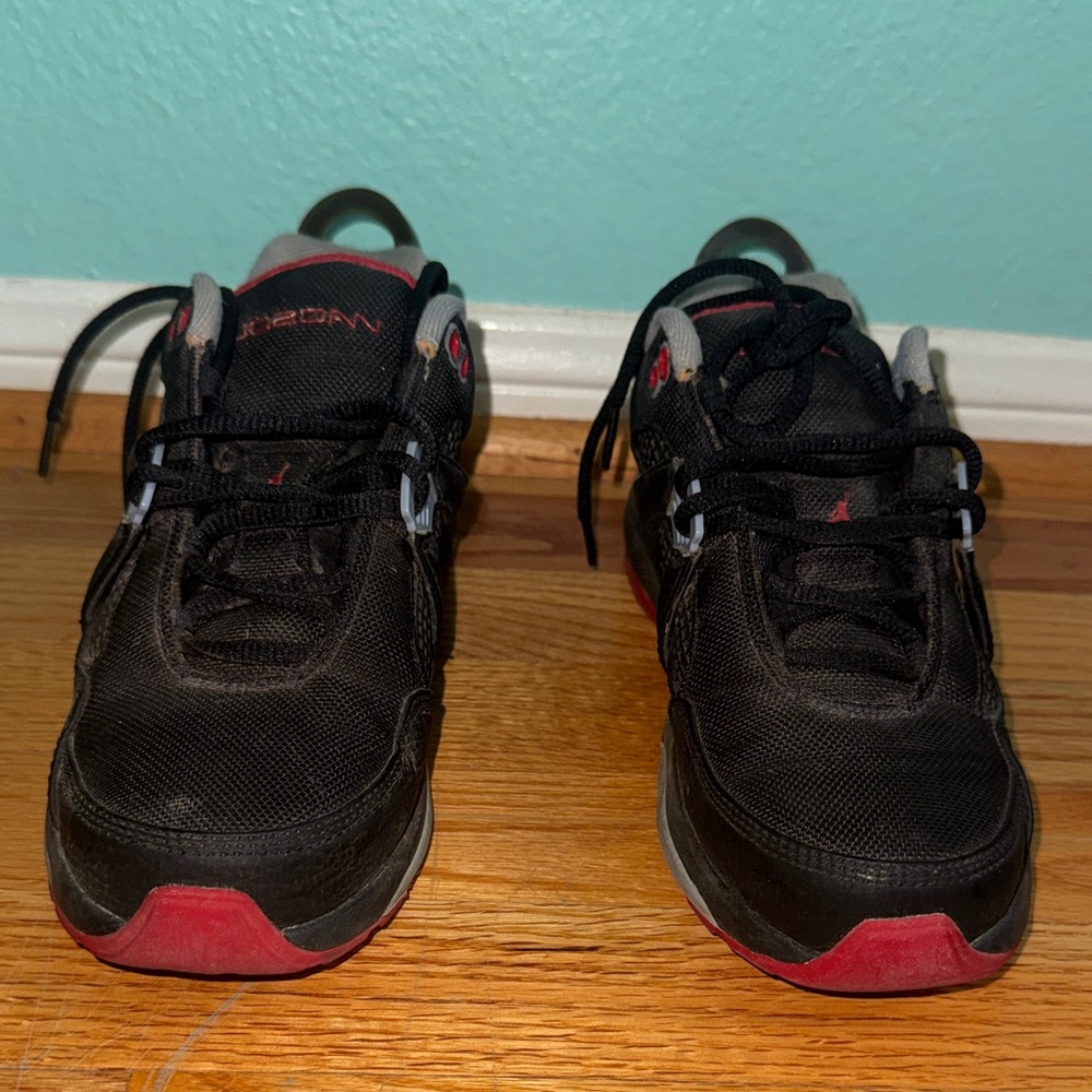 Men’s/Boy’s Black and Red Jordan Sneakers